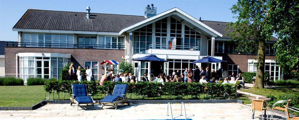 Landhotel De Ijsvogel Sint Nicolaasga Exterior foto